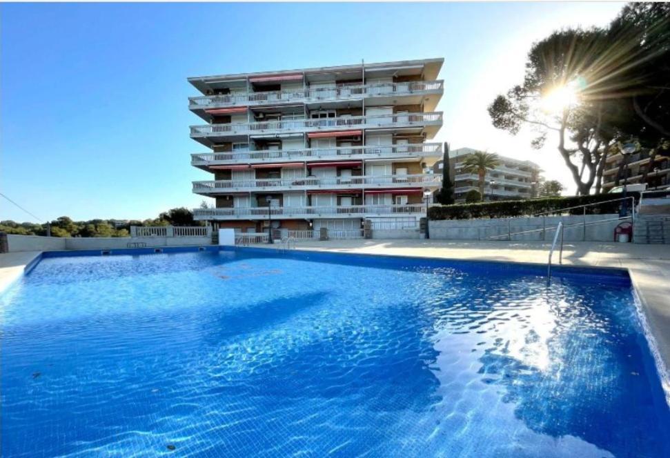 Colibri Apartment Beach Салоу Экстерьер фото